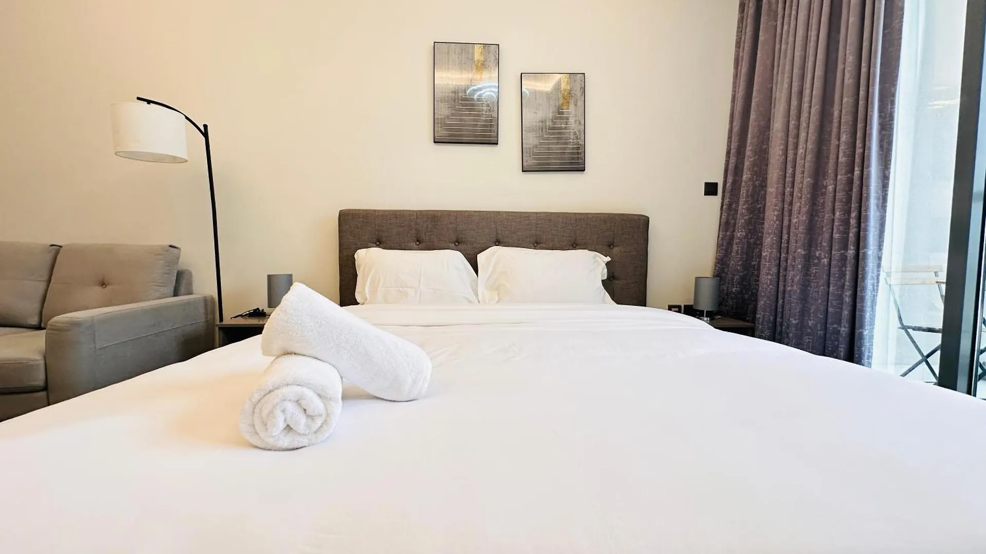 Spacious Studio Apartment Burj View With Balcony Free Parking By Belvilla 迪拜 民宿