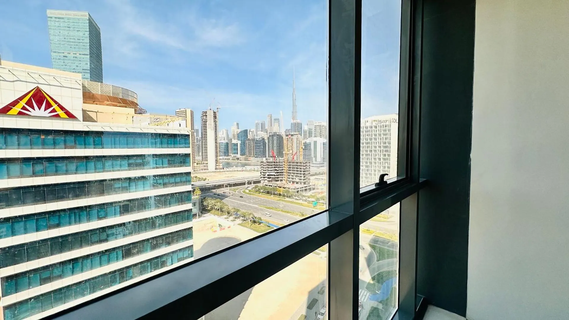 Spacious Studio Apartment Burj View With Balcony Free Parking By Belvilla 迪拜
