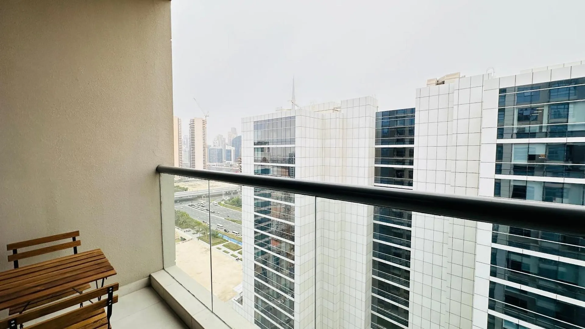 Spacious Studio Apartment Burj View With Balcony Free Parking By Belvilla 迪拜 民宿